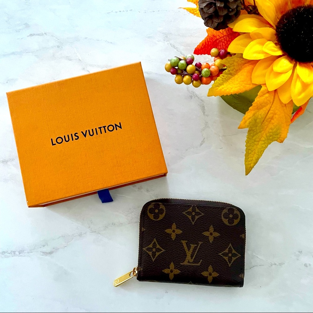 LOUIS VUITTON ZIPPY COIN PURSE